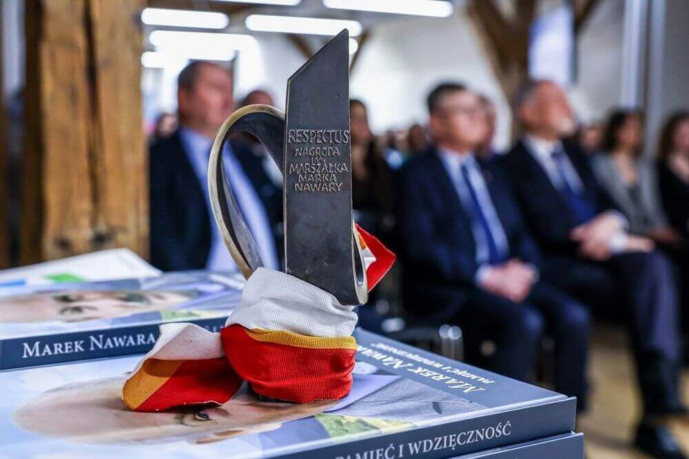 Konkurs im. Marszałka Marka Nawary pn. „Respectus” na najlepszą pracę licencjacką, inżynierską, magisterską, doktorską dotyczącą zagadnień związanych z samorządem terytorialnym